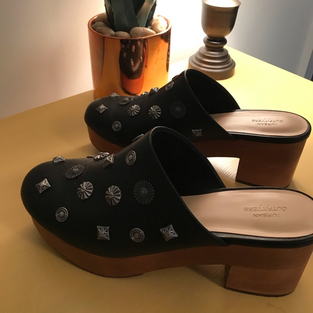 Embellished wood platform clogs. NEW!!